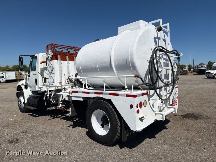 image for item FB5117 2010 International DuraStar 4400 oilfield acidizing pump truck