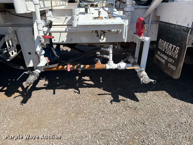image for item FB5117 2010 International DuraStar 4400 oilfield acidizing pump truck