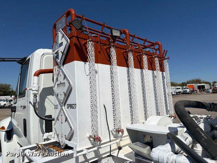 image for item FB5117 2010 International DuraStar 4400 oilfield acidizing pump truck