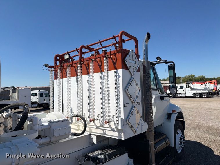 image for item FB5117 2010 International DuraStar 4400 oilfield acidizing pump truck