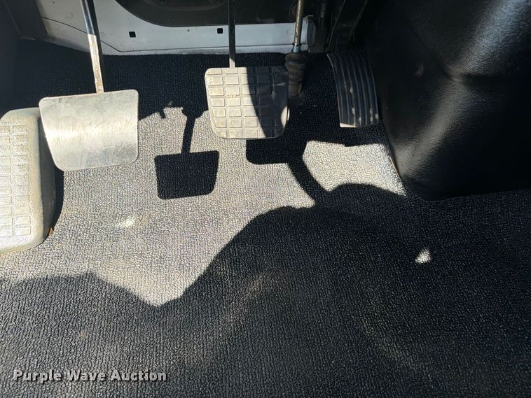 image for item FB5117 2010 International DuraStar 4400 oilfield acidizing pump truck