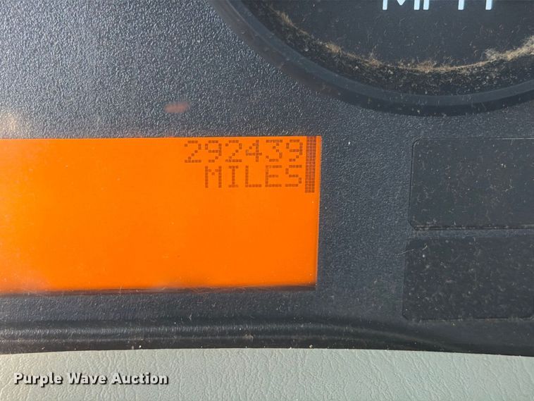 image for item FB5117 2010 International DuraStar 4400 oilfield acidizing pump truck