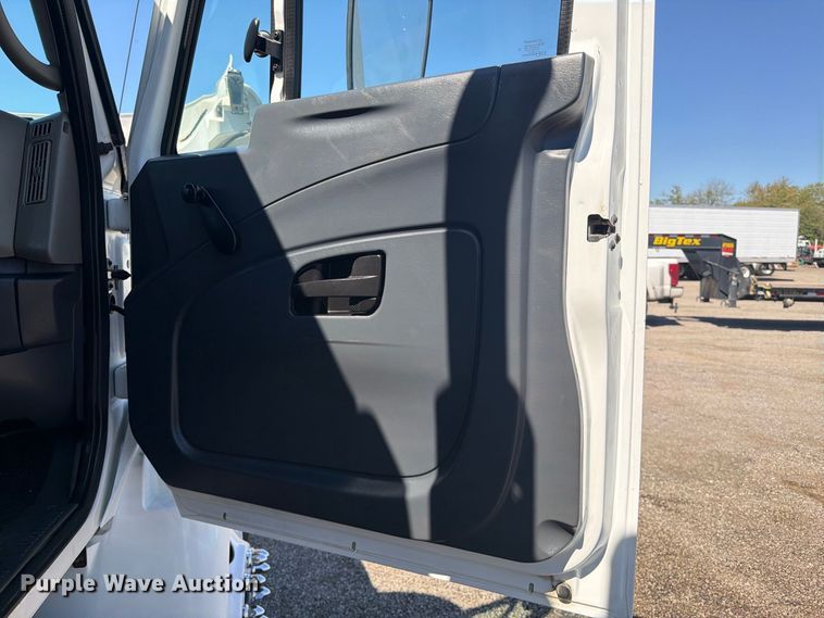 image for item FB5117 2010 International DuraStar 4400 oilfield acidizing pump truck