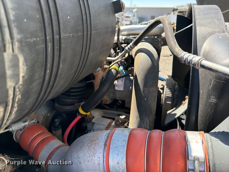image for item FB5117 2010 International DuraStar 4400 oilfield acidizing pump truck
