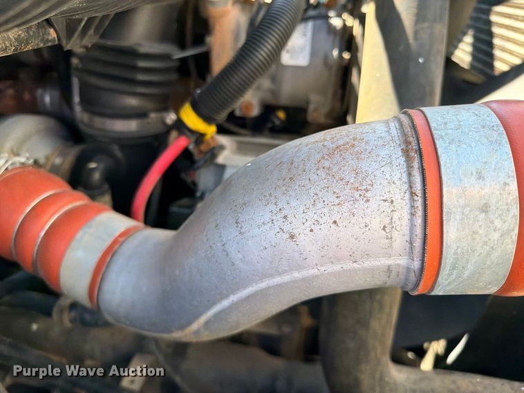 image for item FB5117 2010 International DuraStar 4400 oilfield acidizing pump truck