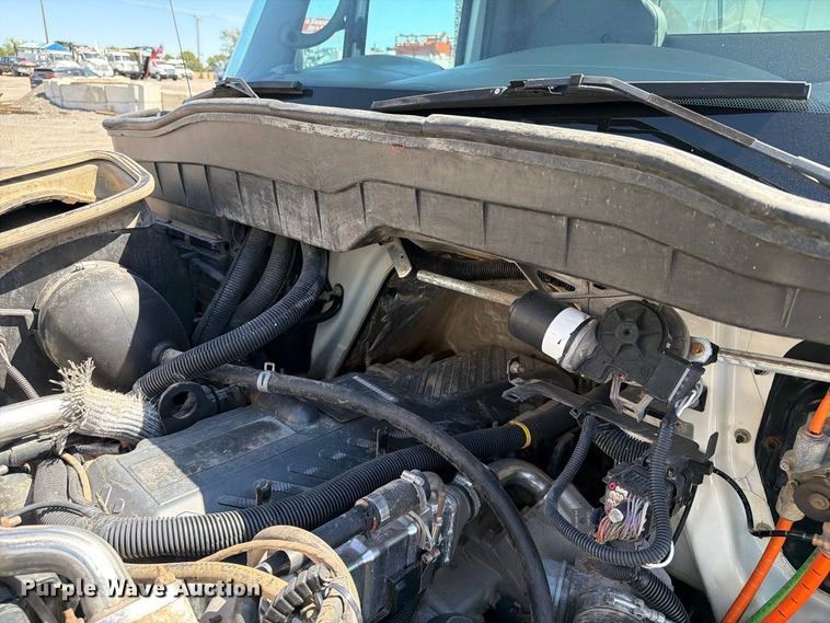 image for item FB5117 2010 International DuraStar 4400 oilfield acidizing pump truck