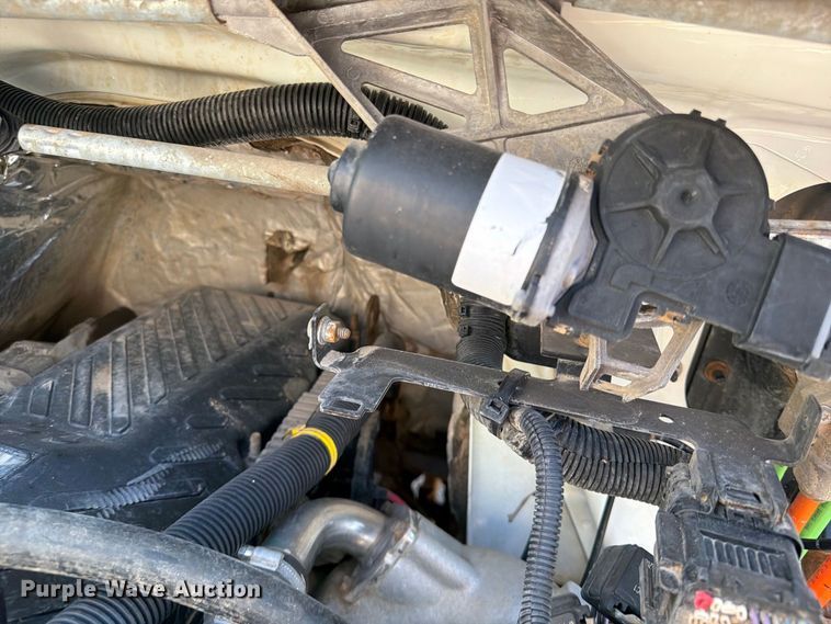 image for item FB5117 2010 International DuraStar 4400 oilfield acidizing pump truck