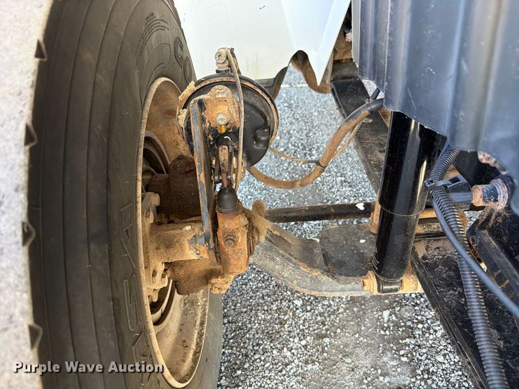 image for item FB5117 2010 International DuraStar 4400 oilfield acidizing pump truck