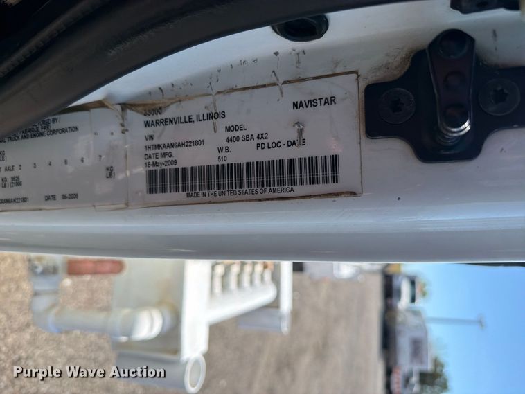 image for item FB5117 2010 International DuraStar 4400 oilfield acidizing pump truck