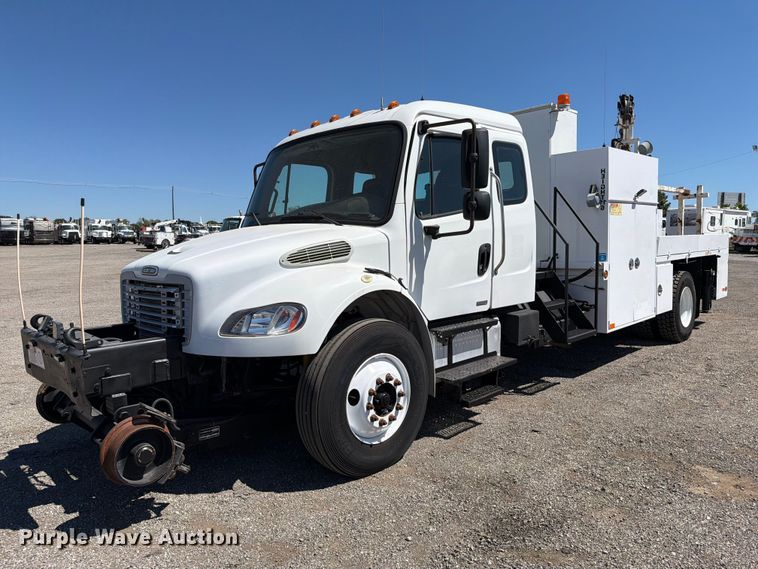 image for item FB5120 2007 Freightliner Business Class M2 crane truck