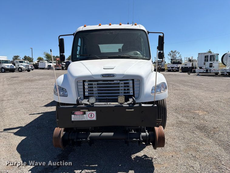 image for item FB5120 2007 Freightliner Business Class M2 crane truck