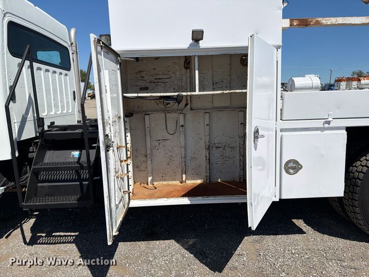 image for item FB5120 2007 Freightliner Business Class M2 crane truck