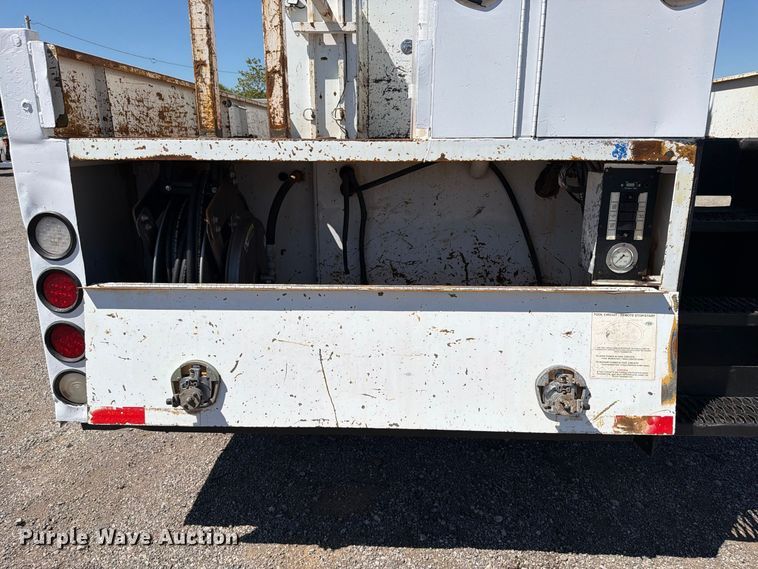 image for item FB5120 2007 Freightliner Business Class M2 crane truck