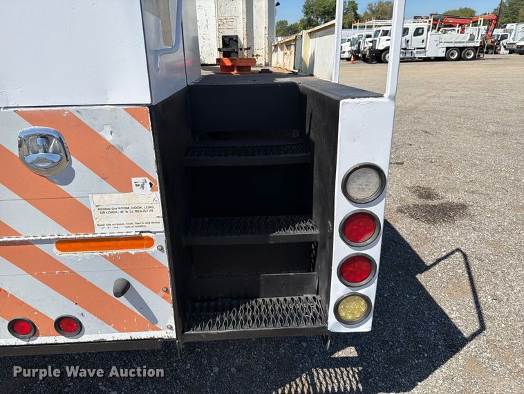 image for item FB5120 2007 Freightliner Business Class M2 crane truck