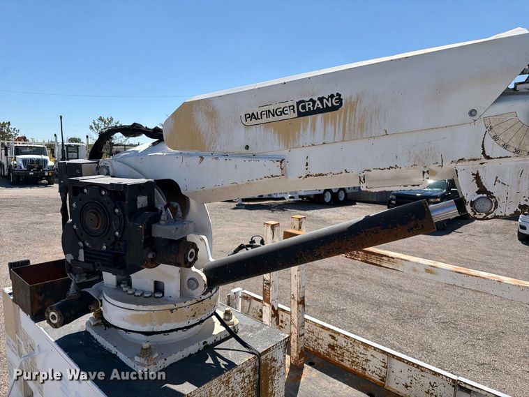 image for item FB5120 2007 Freightliner Business Class M2 crane truck