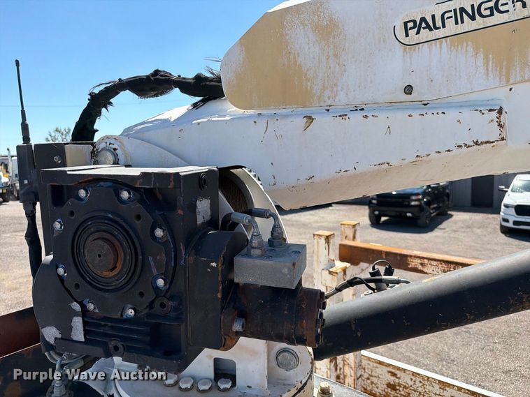 image for item FB5120 2007 Freightliner Business Class M2 crane truck