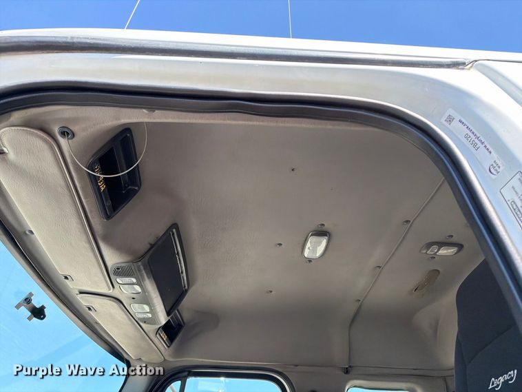 image for item FB5120 2007 Freightliner Business Class M2 crane truck