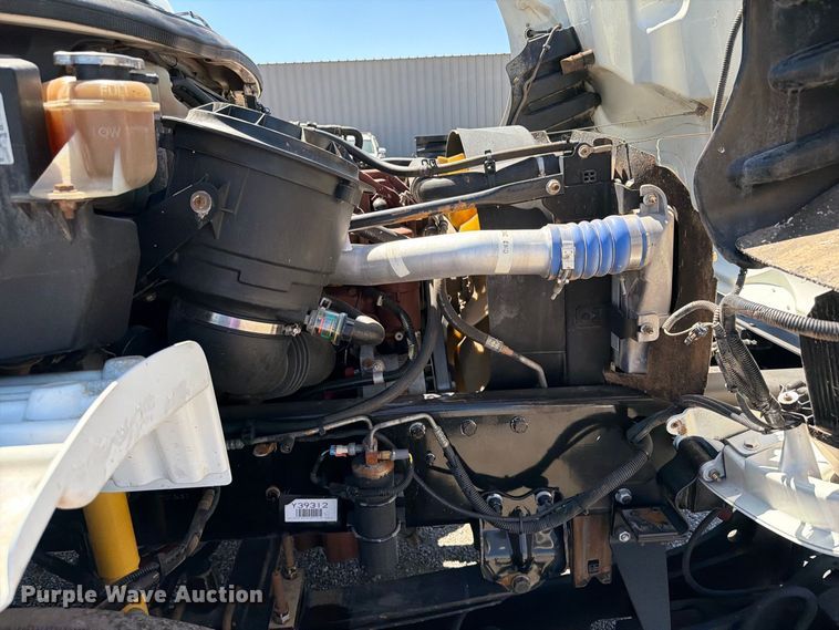 image for item FB5120 2007 Freightliner Business Class M2 crane truck