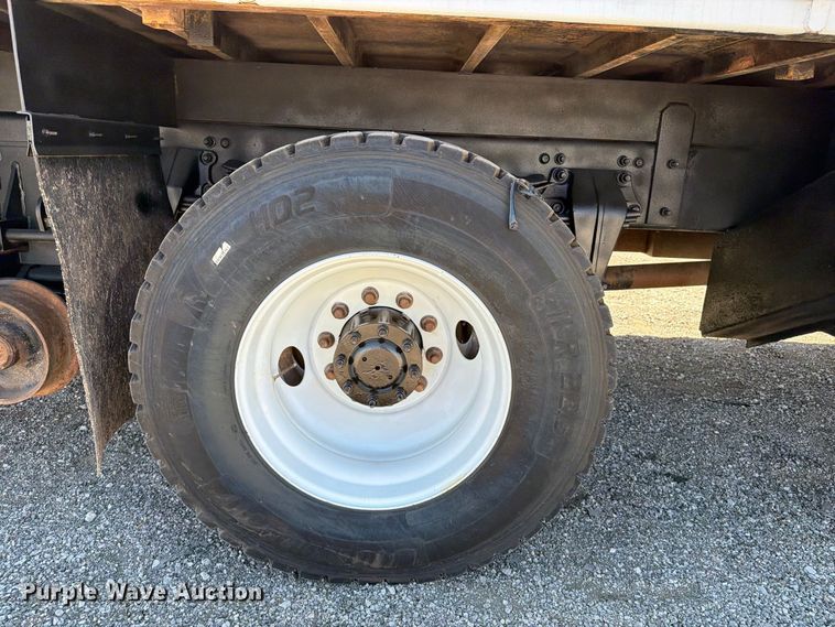 image for item FB5120 2007 Freightliner Business Class M2 crane truck