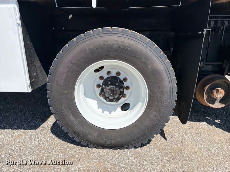 image for item FB5120 2007 Freightliner Business Class M2 crane truck
