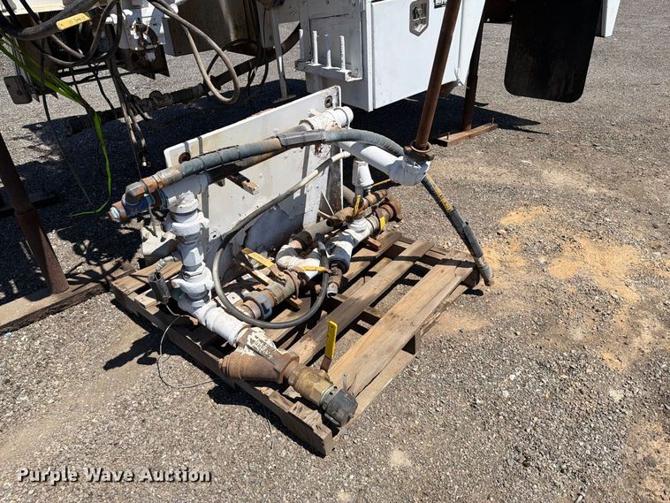 image for item FB5122 Oil acidizer tank bed