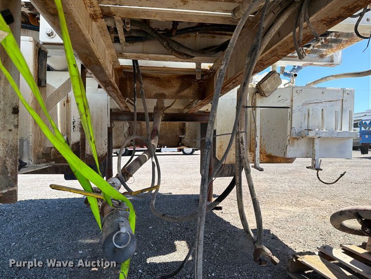 image for item FB5122 Oil acidizer tank bed