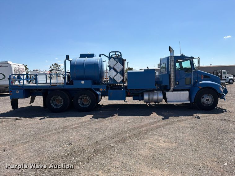 image for item FB5124 2010 Kenworth T370 oil acidizing pump truck
