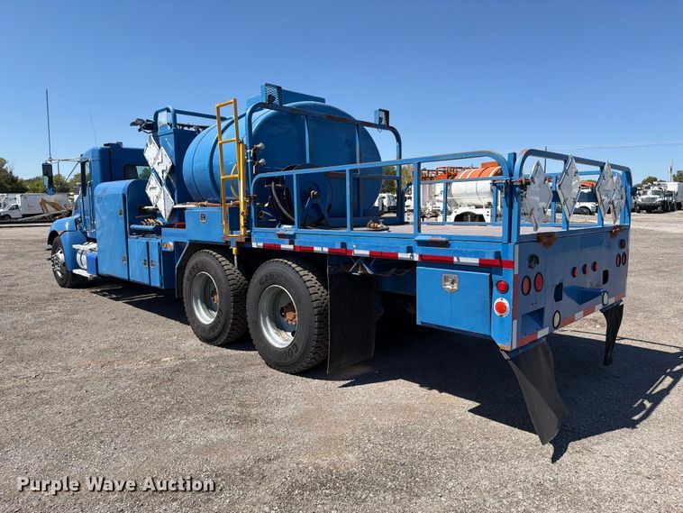 image for item FB5124 2010 Kenworth T370 oil acidizing pump truck