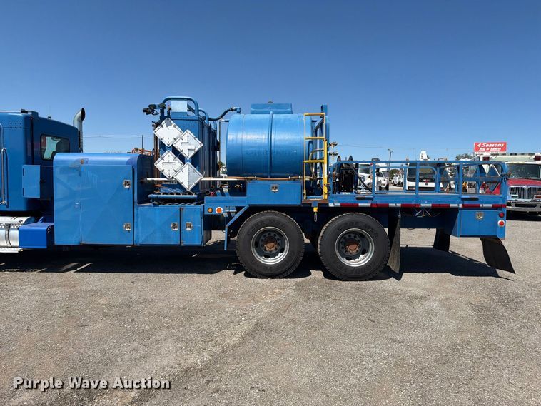 image for item FB5124 2010 Kenworth T370 oil acidizing pump truck