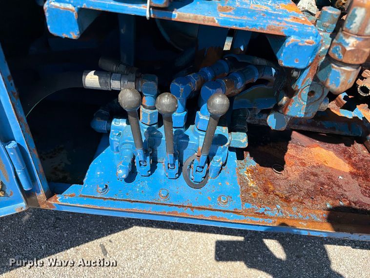 image for item FB5124 2010 Kenworth T370 oil acidizing pump truck