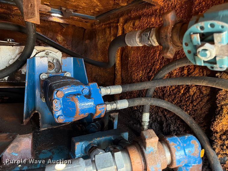 image for item FB5124 2010 Kenworth T370 oil acidizing pump truck