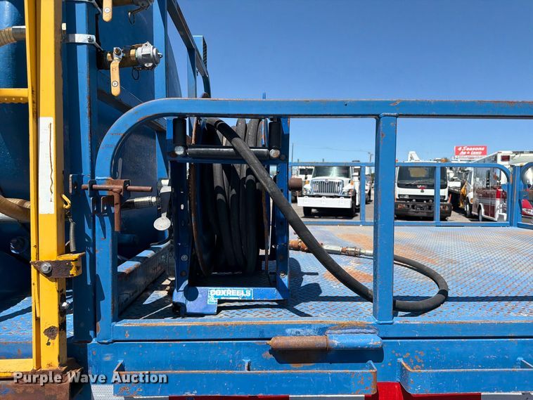 image for item FB5124 2010 Kenworth T370 oil acidizing pump truck