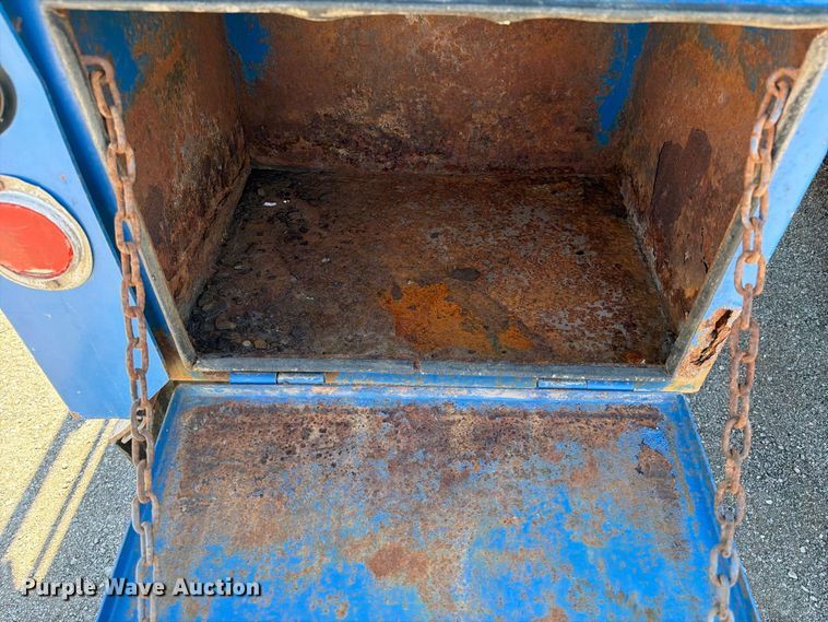 image for item FB5124 2010 Kenworth T370 oil acidizing pump truck