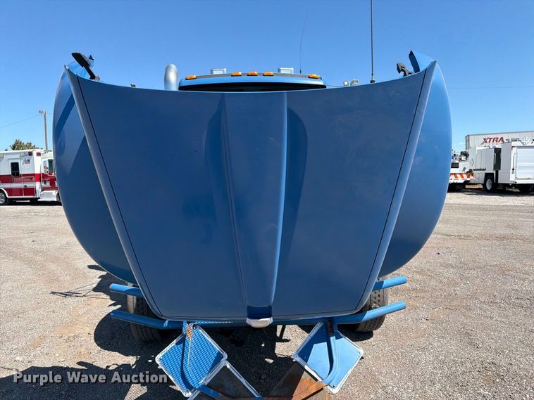 image for item FB5124 2010 Kenworth T370 oil acidizing pump truck