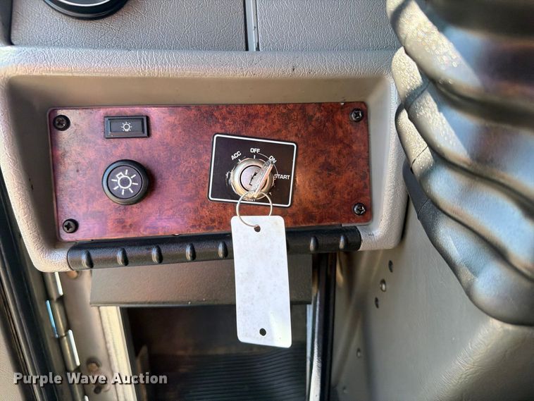 image for item FB5124 2010 Kenworth T370 oil acidizing pump truck