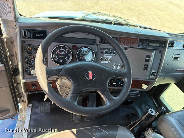 image for item FB5124 2010 Kenworth T370 oil acidizing pump truck
