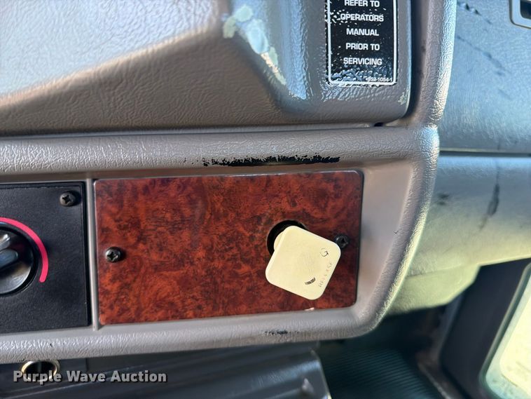 image for item FB5124 2010 Kenworth T370 oil acidizing pump truck