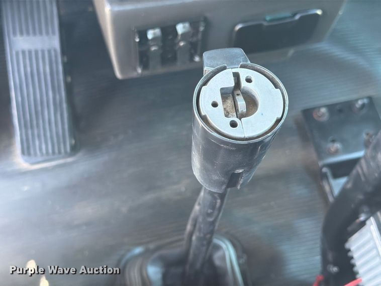 image for item FB5124 2010 Kenworth T370 oil acidizing pump truck