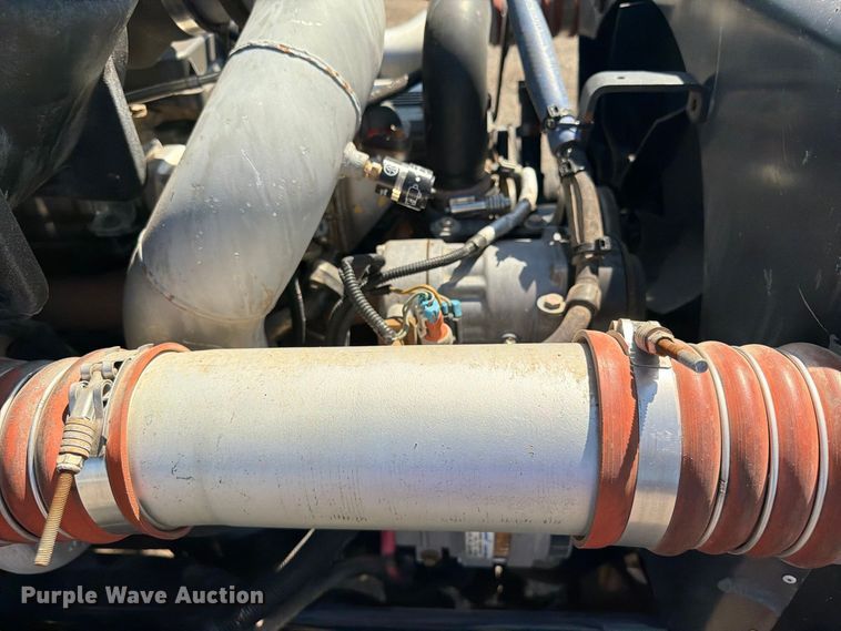 image for item FB5124 2010 Kenworth T370 oil acidizing pump truck