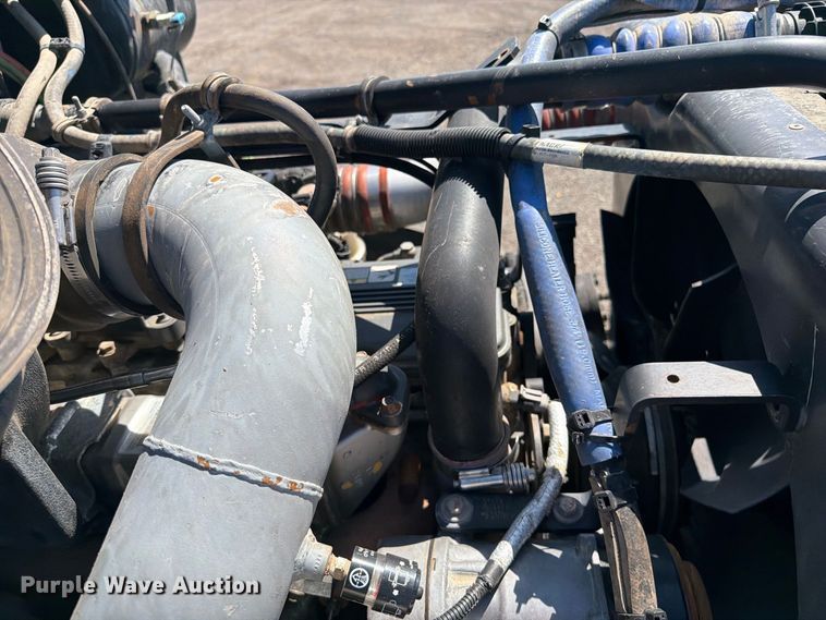image for item FB5124 2010 Kenworth T370 oil acidizing pump truck