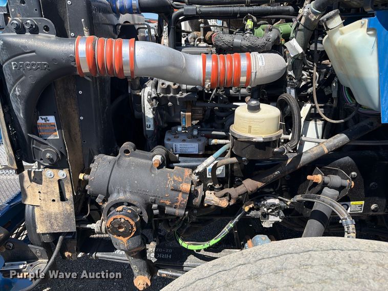 image for item FB5124 2010 Kenworth T370 oil acidizing pump truck