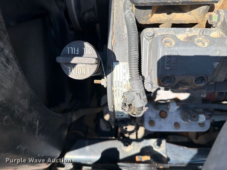 image for item FB5124 2010 Kenworth T370 oil acidizing pump truck