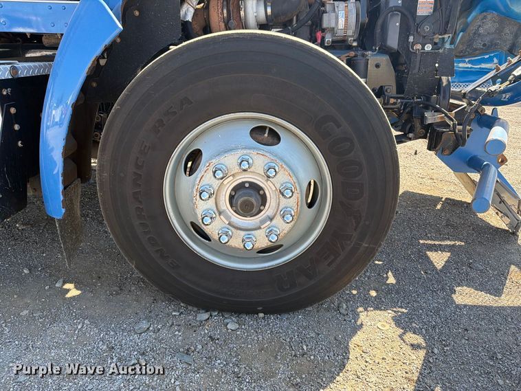 image for item FB5124 2010 Kenworth T370 oil acidizing pump truck