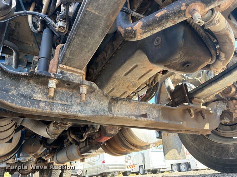 image for item FB5124 2010 Kenworth T370 oil acidizing pump truck