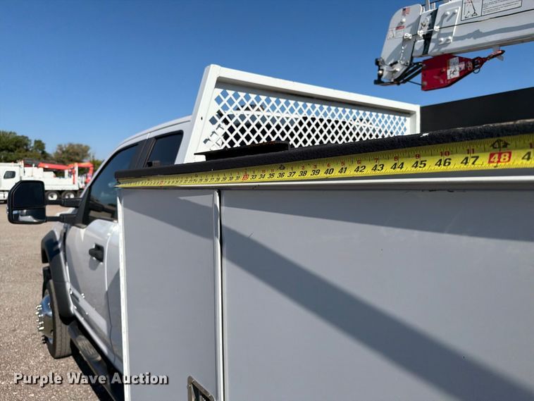 image for item FB5129 2021 Ford F550 Super Duty Ext. Cab utility / service truck