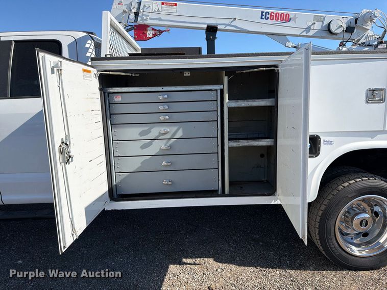 image for item FB5129 2021 Ford F550 Super Duty Ext. Cab utility / service truck