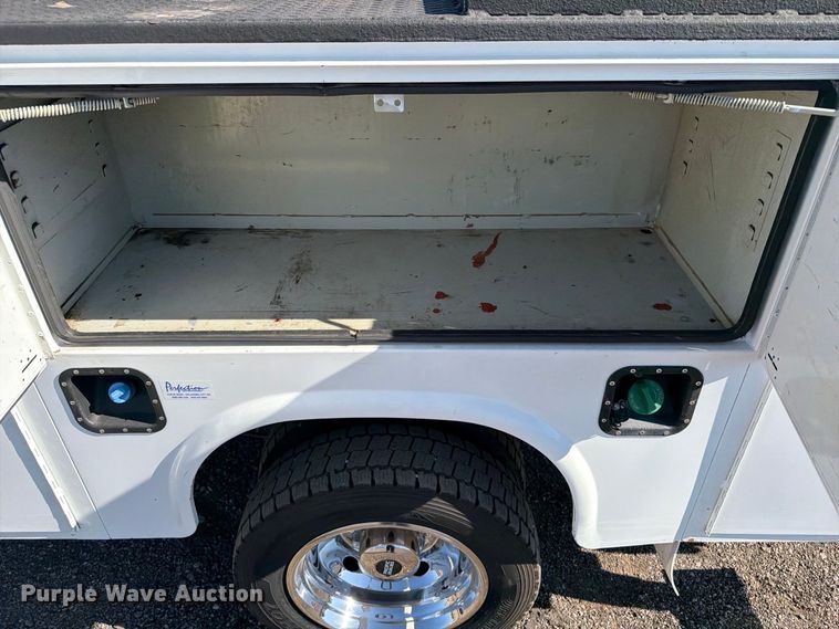 image for item FB5129 2021 Ford F550 Super Duty Ext. Cab utility / service truck