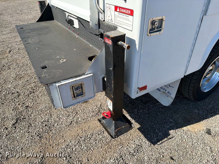 image for item FB5129 2021 Ford F550 Super Duty Ext. Cab utility / service truck