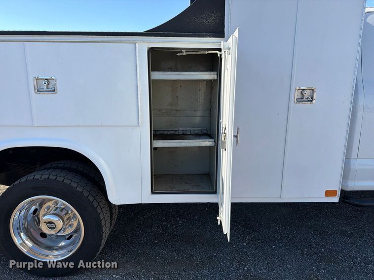 image for item FB5129 2021 Ford F550 Super Duty Ext. Cab utility / service truck