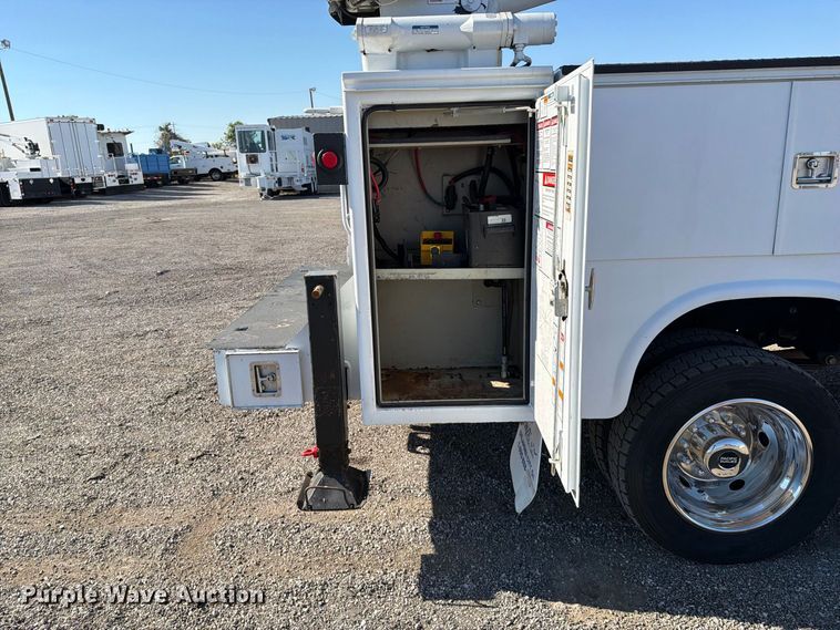 image for item FB5129 2021 Ford F550 Super Duty Ext. Cab utility / service truck